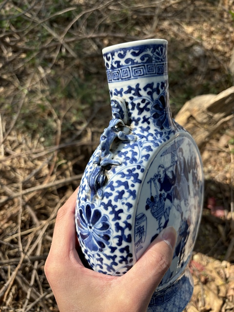 古玩陶瓷清光緒青花市井人物故事圖抱月瓶拍賣,當(dāng)前價格4500元