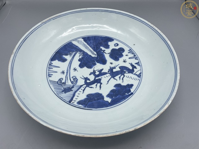 古玩陶瓷明嘉靖青花蜂鹿圖大盤真品鑒賞圖