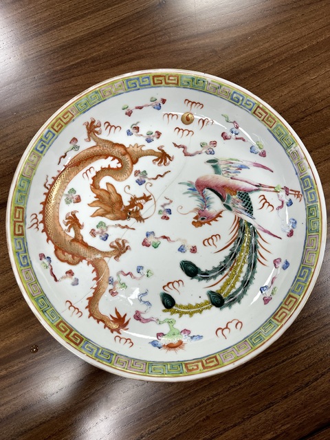 古玩陶瓷粉彩龍鳳紋盤真品鑒賞圖