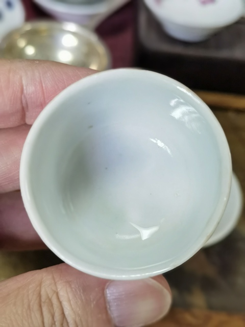 古玩陶瓷仕女紋粉彩杯真品鑒賞圖