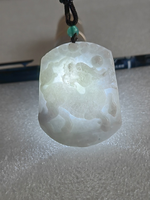 古玩玉器天然翡翠雕“麒麟牌”拍賣,當前價格260元