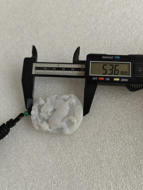 古玩玉器天然翡翠雕“麒麟牌”拍賣,當前價格260元