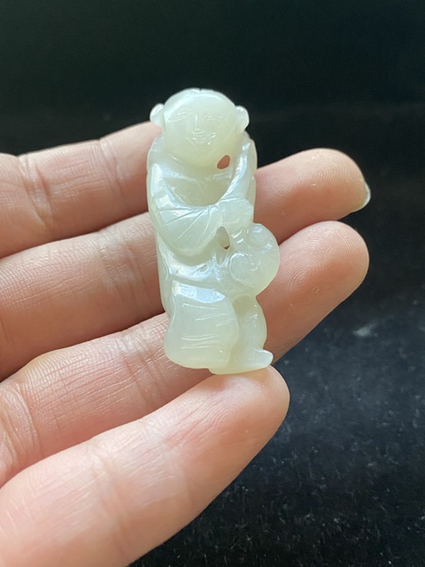 古玩玉器（一口價放漏）創匯期和田白玉雕“如意童子”拍賣，當前價格2800元