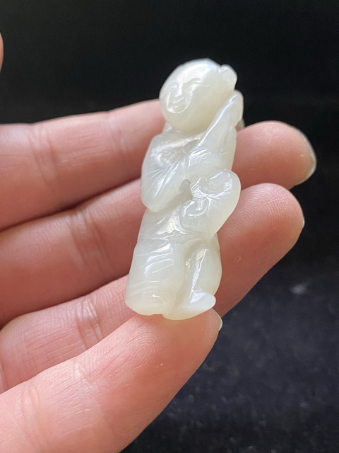 古玩玉器（一口價放漏）創匯期和田白玉雕“如意童子”拍賣，當前價格2800元