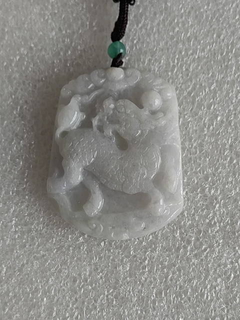 古玩玉器天然翡翠雕“麒麟牌”拍賣,當前價格260元