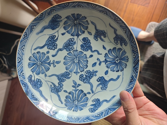 古玩陶瓷青花盤真品鑒賞圖