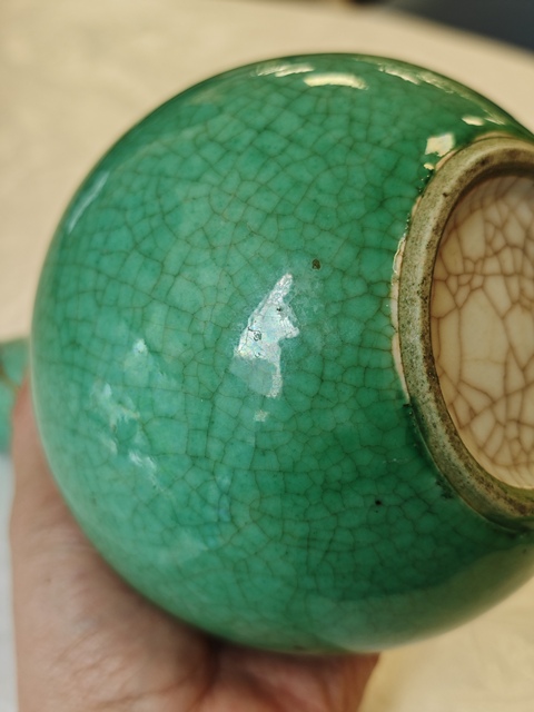 古玩陶瓷綠哥釉天球瓶真品鑒賞圖