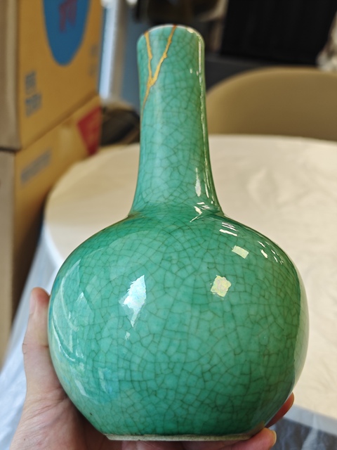 古玩陶瓷綠哥釉天球瓶真品鑒賞圖