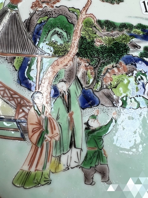古玩陶瓷五彩人物故事紋折沿盤真品鑒賞圖