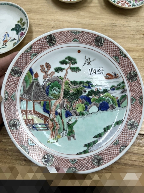 古玩陶瓷五彩人物故事紋折沿盤真品鑒賞圖