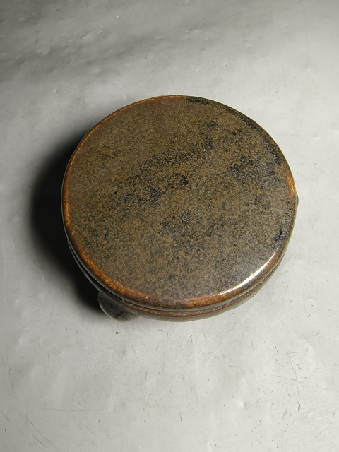 古玩陶瓷茶葉末釉三足硯真品鑒賞圖