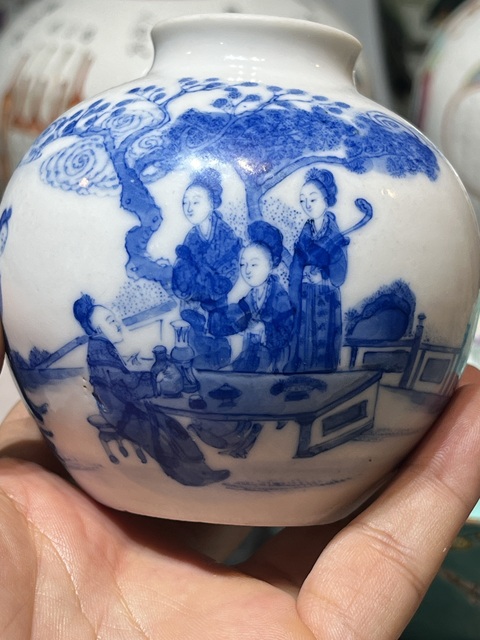古玩陶瓷人物紋青花罐真品鑒賞圖