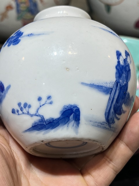 古玩陶瓷人物紋青花罐真品鑒賞圖