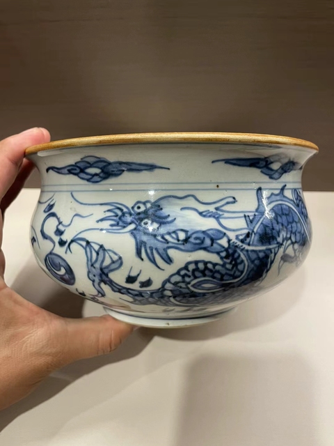 古玩陶瓷龍紋青花香爐真品鑒賞圖