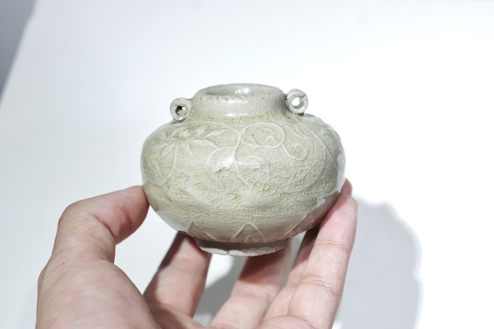古玩陶瓷元,龍泉青瓷印花水盂拍賣,當(dāng)前價(jià)格1500元