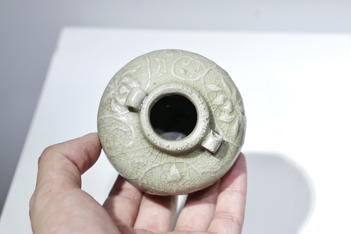 古玩陶瓷元,龍泉青瓷印花水盂拍賣,當(dāng)前價(jià)格1500元