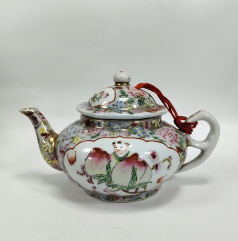 古玩陶瓷粉彩描金人物故事紋茶壺真品鑒賞圖