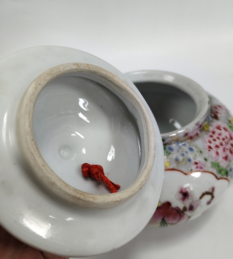 古玩陶瓷粉彩描金人物故事紋茶壺真品鑒賞圖
