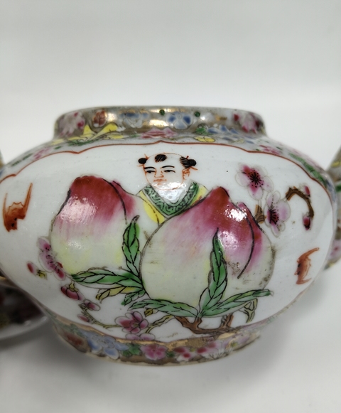 古玩陶瓷粉彩描金人物故事紋茶壺真品鑒賞圖