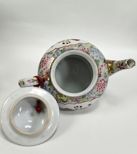 古玩陶瓷粉彩描金人物故事紋茶壺真品鑒賞圖