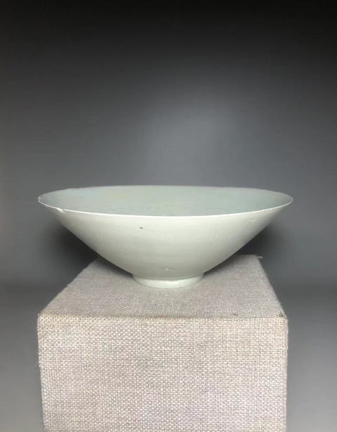 古玩陶瓷南宋，湖田窯青白釉嬰戲紋刻花斗笠碗拍賣，當前價格3200元