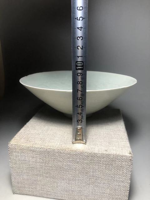 古玩陶瓷南宋，湖田窯青白釉嬰戲紋刻花斗笠碗拍賣，當前價格3200元