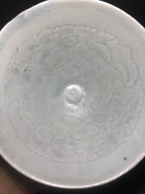 古玩陶瓷南宋，湖田窯青白釉嬰戲紋刻花斗笠碗拍賣，當前價格3200元