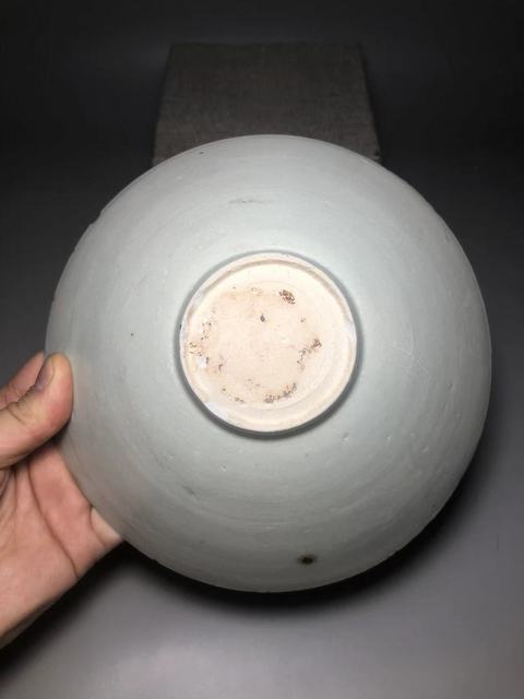 古玩陶瓷南宋，湖田窯青白釉嬰戲紋刻花斗笠碗拍賣，當前價格3200元