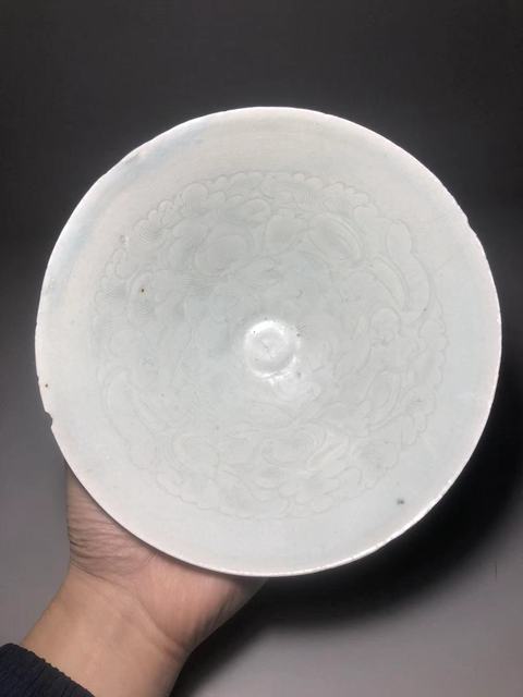 古玩陶瓷南宋，湖田窯青白釉嬰戲紋刻花斗笠碗拍賣，當前價格3200元