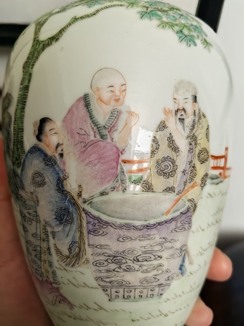古玩陶瓷民國(guó)粉彩人物三酸圖故事紋撇口瓶拍賣，當(dāng)前價(jià)格2200元