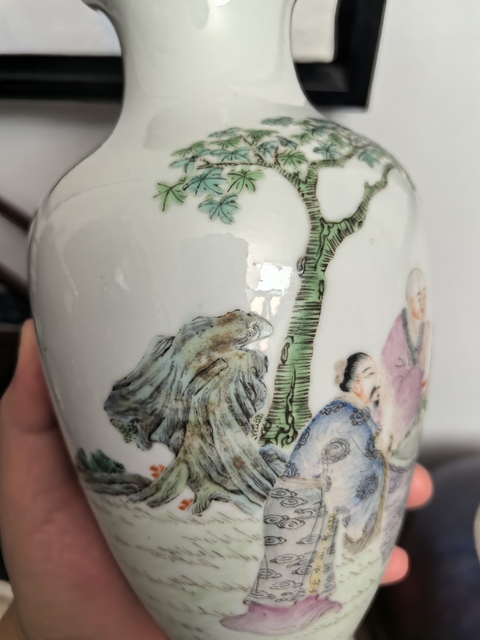 古玩陶瓷民國(guó)粉彩人物三酸圖故事紋撇口瓶拍賣，當(dāng)前價(jià)格2200元