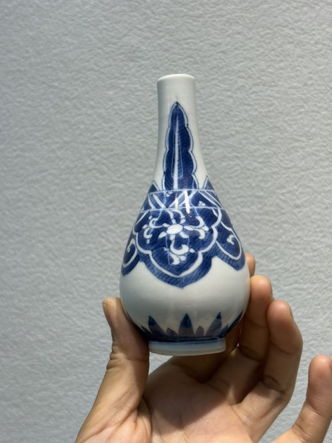 古玩陶瓷青花花卉紋膽式瓶，模糊，偏老真品鑒賞圖