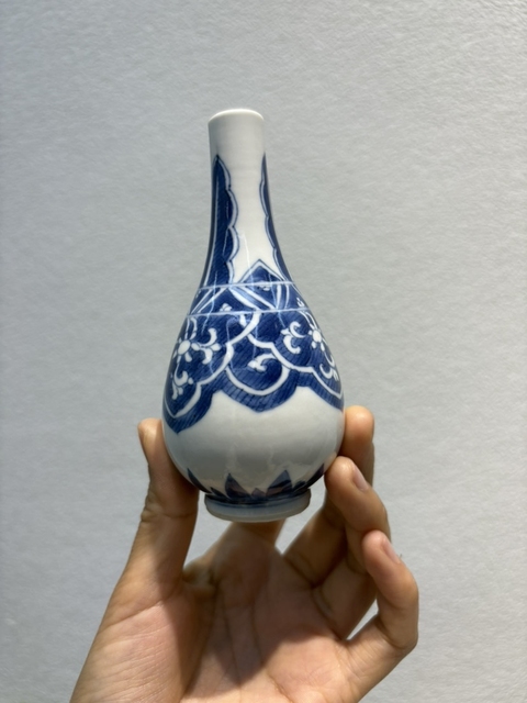 古玩陶瓷青花花卉紋膽式瓶，模糊，偏老真品鑒賞圖