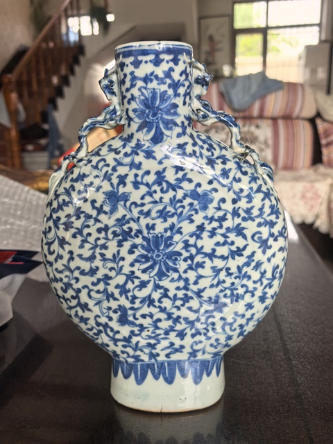 古玩陶瓷青花抱月瓶真品鑒賞圖