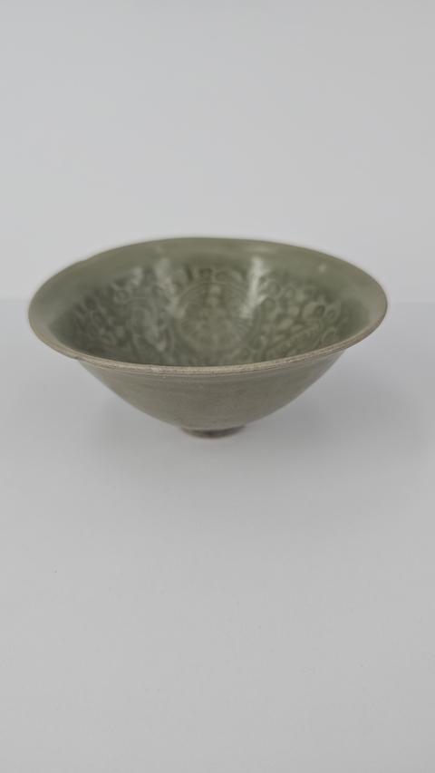 古玩陶瓷青瓷印花盞真品鑒賞圖