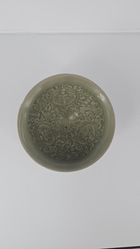 古玩陶瓷青瓷印花盞真品鑒賞圖