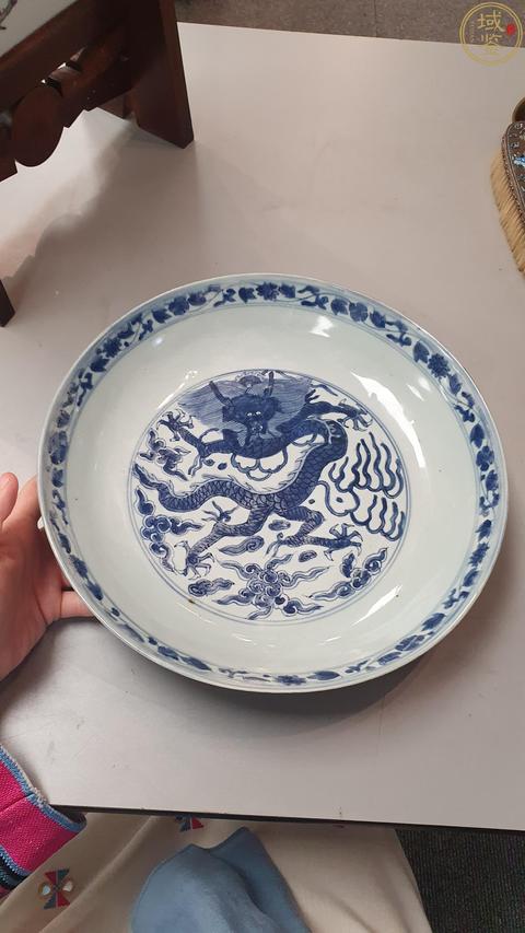 古玩陶瓷明嘉靖青花海水龍紋盤真品鑒賞圖