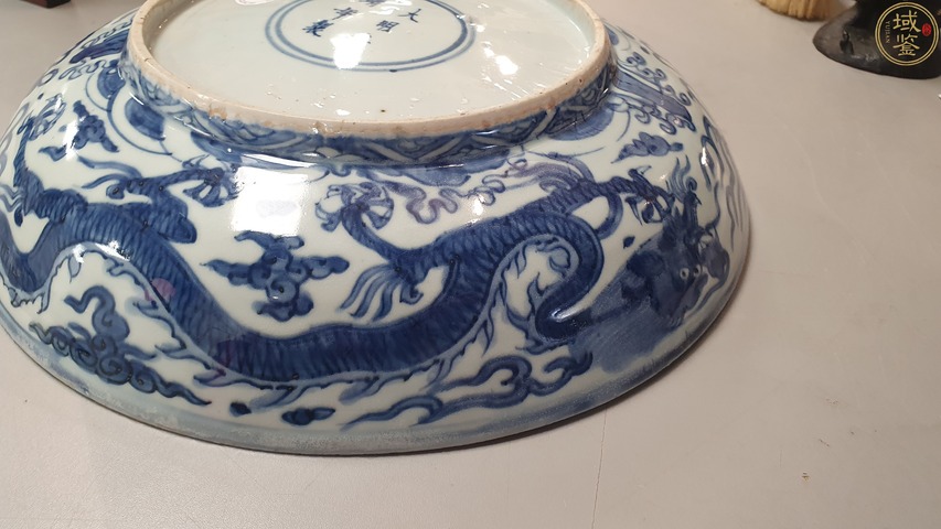 古玩陶瓷明嘉靖青花海水龍紋盤真品鑒賞圖