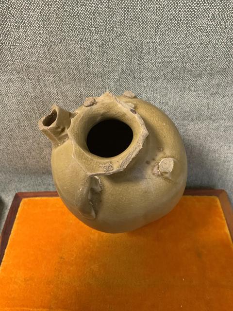 古玩陶瓷長沙窯青釉執壺真品鑒賞圖