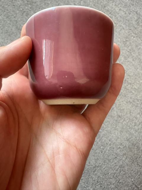 古玩陶瓷紅釉杯真品鑒賞圖