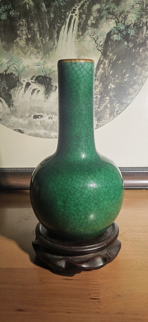 古玩陶瓷綠哥釉天球瓶真品鑒賞圖