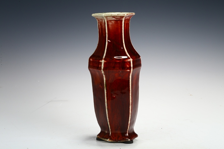 古玩陶瓷清中晚·紅釉六方瓶拍賣，當前價格7200元