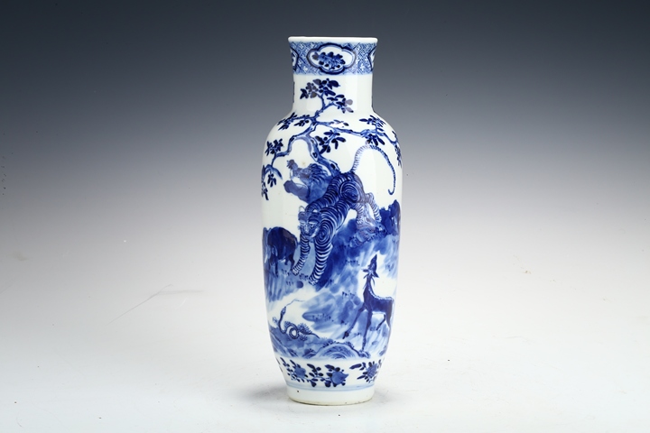 古玩陶瓷清晚·青花十二生肖紋瓶拍賣(mài)，當(dāng)前價(jià)格10000元
