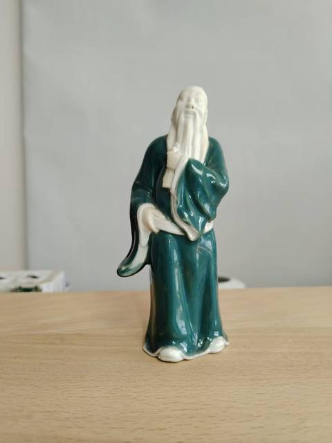古玩陶瓷（放漏）創(chuàng)匯期人物塑像拍賣，當(dāng)前價(jià)格800元