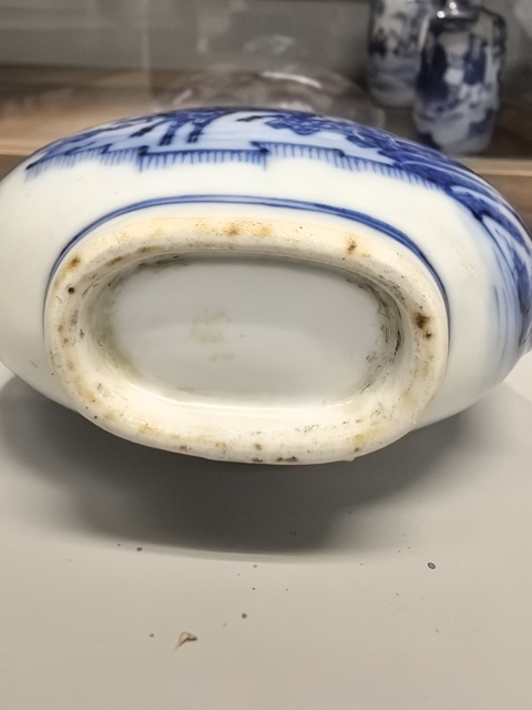 古玩陶瓷鹿紋青花鼻煙壺真品鑒賞圖