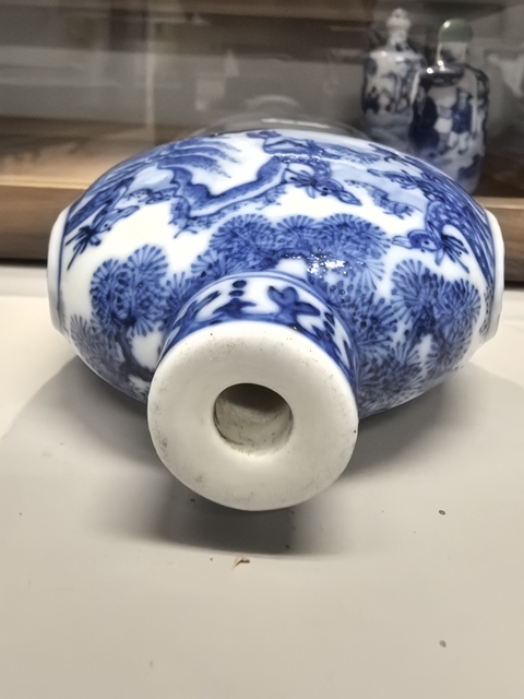 古玩陶瓷鹿紋青花鼻煙壺真品鑒賞圖