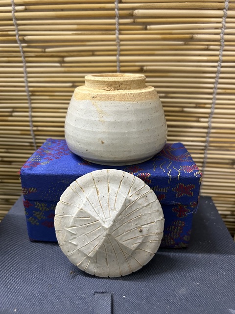 古玩陶瓷宋元青白釉蓋罐拍賣,當前價格888元