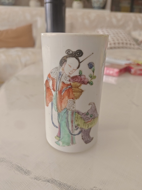 古玩陶瓷麻姑獻壽粉彩筆筒拍賣,當前價格8800元