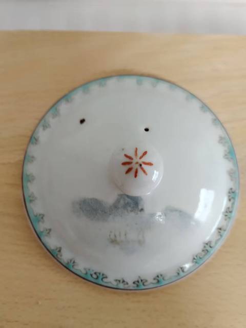 古玩陶瓷幾十年景德鎮(zhèn)人物紋執(zhí)杯拍賣，當(dāng)前價(jià)格800元