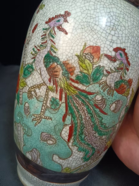 古玩陶瓷哥釉地鐵銹釉鳳凰牡丹紋瓶真品鑒賞圖